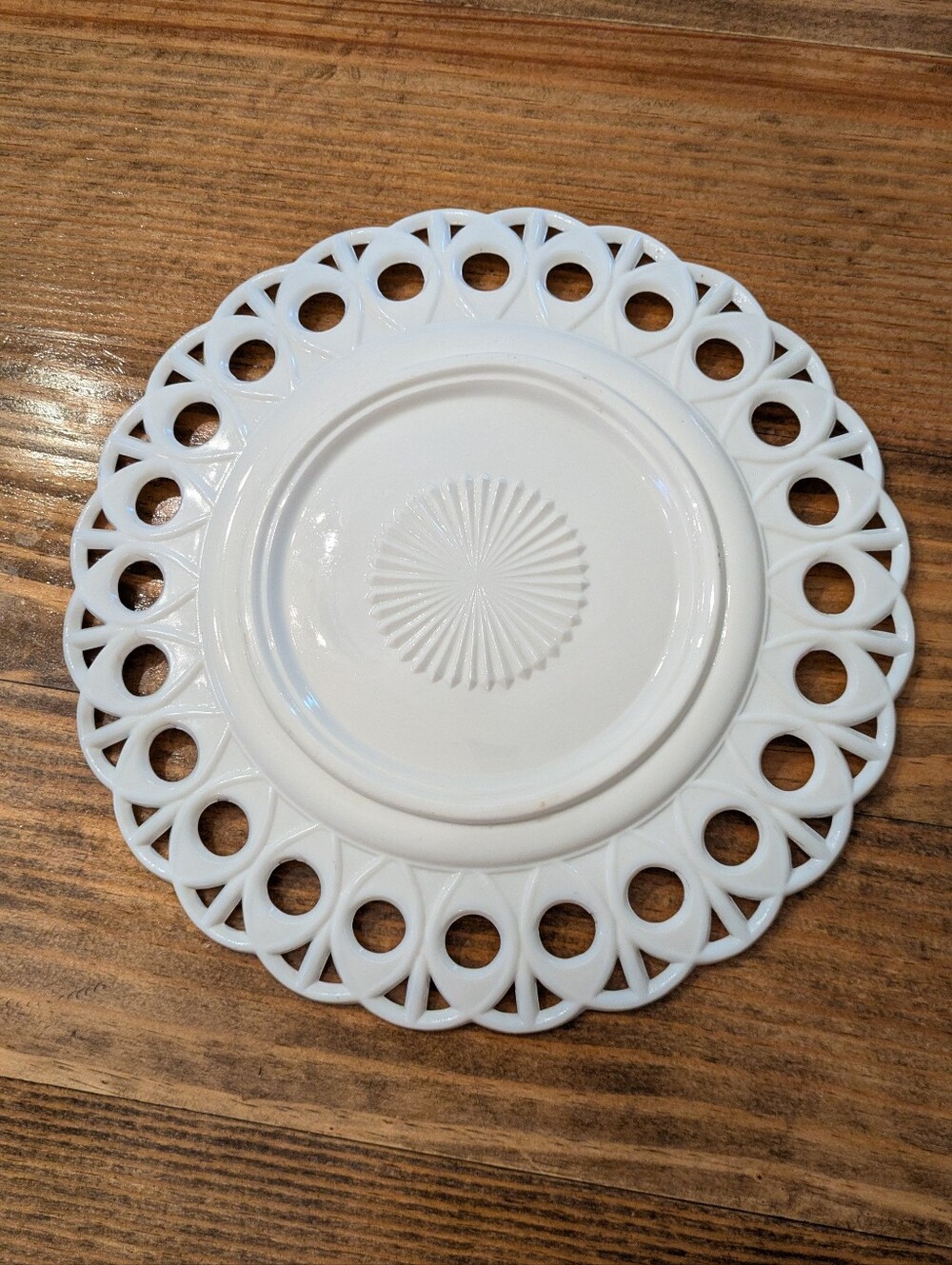 RARE Antique 1880s EAPG Challinor Taylor Milk Glass Scroll & Eye 9 7/8"  Plate - Picture 2 of 4